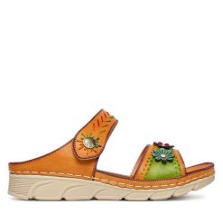 Klapki Laura Vita. Brązowe klapki damskie Laura Vita, bez wzorów, bez obcasa, bez zapięcia. Za 389.99 zł.