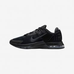 Buty do chodzenia męskie Nike Air Max Alpha Trainer 4. Czarne buty sportowe męskie Nike, bez wzorów, z materiału, bez zapięcia, trekkingowe, nike air max. Za 499.99 zł.