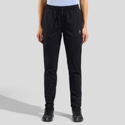 Spodnie damskie ODLO Essential Pants Regular Length. Czarne spodnie sportowe damskie ODLO, bez wzorów, sportowe, trekkingowe. Za 400.00 zł.