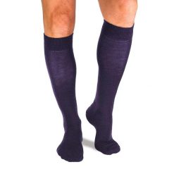 Skarpety uciskowe 3/4 z wełny merynosów, ciemnoniebieskie. Niebieskie skarpetki damskie OEM, bez wzorów, z wełny. W wyprzedaży za 92.32 zł.