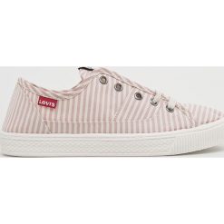 Levi's - Tenisówki Malibu S. Czerwone trampki i tenisówki damskie Levi's®, bez wzorów, z materiału, bez zapięcia. W wyprzedaży za 99.90 zł.