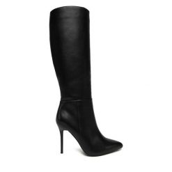 Kozaki DeeZee. Czarne kozaki damskie DeeZee, bez wzorów, bez obcasa, na szpilce, bez zapięcia. Za 249.99 zł.