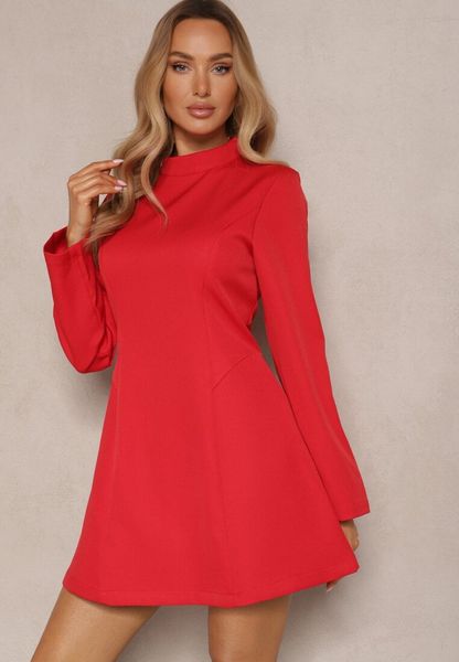 Czerwona Rozkloszowana Sukienka o Taliowanym Kroju Selvesia. Czerwone sukienki damskie Renee, na co dzień, l, bez wzorów, klasyczne, bez kołnierzyka, bez ramiączek, mini, dopasowane. Za 99.99 zł.