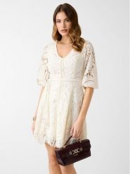 Guess Sukienka codzienna 181239 Biały Classic Fit. Białe sukienki damskie Guess, na co dzień, z aplikacjami, bez kołnierzyka, bez ramiączek, proste. Za 1,009.00 zł.