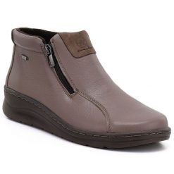 Skórzane botki damskie na klinie khaki Helios 786. Brązowe botki damskie Helios, bez wzorów, ze skóry, bez obcasa, bez zapięcia. Za 369.99 zł.