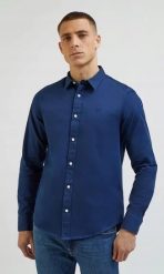 LEE MĘSKA KOSZULA PATCH SHIRT EMPEROR NAVY 112341763 LL37015537. Niebieskie koszule męskie Lee, m, bez wzorów, bez kołnierzyka, bez ramiączek. Za 249.99 zł.