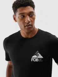 4F T-shirt regular z nadrukiem męski - czarny L. Czarne t-shirty męskie 4F, l, bez wzorów, z bawełny, bez kołnierzyka, bez ramiączek. W wyprzedaży za 39.99 zł.