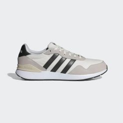 Buty Run 60s 4.0. Białe buty zimowe męskie Adidas, bez wzorów, bez obcasa, bez zapięcia. Za 259.00 zł.