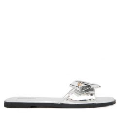 Klapki LOVE MOSCHINO. Szare klapki damskie Love Moschino, bez wzorów, bez obcasa, bez zapięcia. Za 809.99 zł.