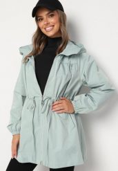 Jasnozielona Kurtka Parka Ściągana w Pasie Troczkami Nevishia. Zielone kurtki damskie Born2be, l, bez wzorów, z jeansu. Za 109.99 zł.