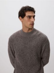 Melanżowy sweter z golfem - ciemnobrązowy. Brązowe swetry męskie Reserved, l, bez wzorów, z bawełny, bez kołnierzyka, bez ramiączek. Za 159.99 zł.