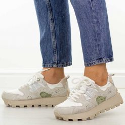 Białe skórzane półbuty damskie Filippo Dp7560/26. Szare półbuty damskie Filippo, na lato, bez wzorów, z dresówki, eleganckie, z okrągłym noskiem, bez obcasa, na platformie, bez zapięcia. Za 269.00 zł.