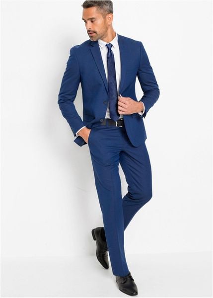 Garnitur z krawatem (3 części), slim fit. Niebieskie garnitury męskie bonprix, m, bez wzorów, z elastanu. Za 549.99 zł.