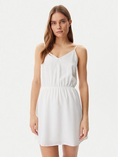 Tommy Jeans Sukienka letnia Essential DW0DW20613 Biały Regular Fit. Białe sukienki damskie Tommy Jeans, na lato, xl, bez wzorów, z jeansu, bez kołnierzyka, bez ramiączek. Za 229.99 zł.