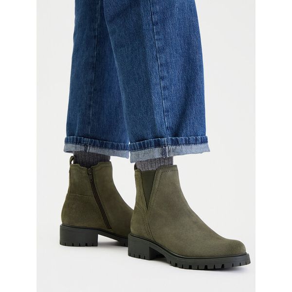 Botki Lasocki. Zielone botki damskie Lasocki, bez wzorów, bez obcasa, na słupku, bez zapięcia. Za 249.99 zł.