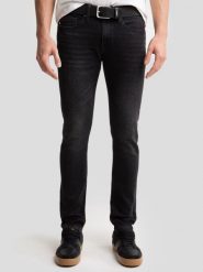Jeansy męskie dopasowane czarne Terry Slim 909. Czarne jeansy męskie BIG STAR, z denimu, klasyczne. W wyprzedaży za 159.99 zł.