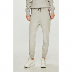 Tommy Hilfiger - Spodnie. Szare spodnie materiałowe damskie Tommy Hilfiger, bez wzorów, z bawełny, casualowe. W wyprzedaży za 249.90 zł.