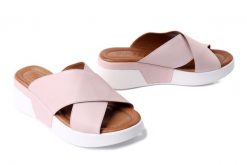 PIAZZA 900151-42 rosa, klapki damskie. Czerwone klapki damskie Piazza, na lato, bez wzorów, ze skóry, bez obcasa, bez zapięcia. Za 209.93 zł.