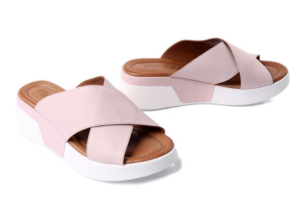 PIAZZA 900151-42 rosa, klapki damskie. Czerwone klapki damskie Piazza, na lato, bez wzorów, ze skóry, bez obcasa, bez zapięcia. Za 149.95 zł.