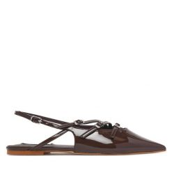 Sandały Steve Madden. Brązowe sandały damskie Steve Madden, bez wzorów, bez obcasa, na płaskiej podeszwie, bez zapięcia. Za 349.99 zł.