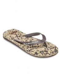 Klapki japonki dla Mężczyzn MOLOKAI RECYCLED. Brązowe klapki męskie Quiksilver, bez wzorów, z gumy, bez zapięcia. Za 94.99 zł.