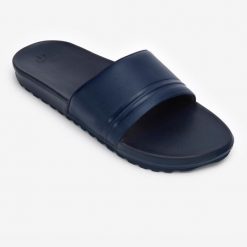 Klapki męskie Olaian 550. Niebieskie klapki męskie OLAIAN, bez wzorów, z poliesteru, bez zapięcia. Za 79.99 zł.