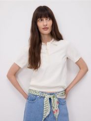 Sweter polo z wiskozą - złamana biel. Swetry nierozpinane damskie Reserved, l, bez wzorów, z dzianiny, bez kołnierzyka, bez ramiączek. W wyprzedaży za 69.99 zł.