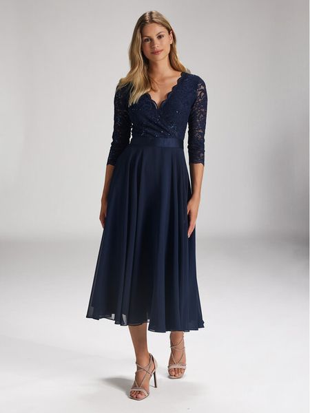 Swing Sukienka koktajlowa 5AE29100 Granatowy Regular Fit. Niebieskie sukienki damskie Swing, bez wzorów, z syntetyku, wizytowe, bez kołnierzyka, bez ramiączek. Za 759.99 zł.