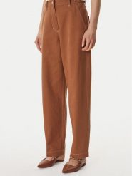 Guess Jeansy W6GB10 W1805 Brązowy Relaxed Fit. Brązowe jeansy damskie Guess, z aplikacjami, z jeansu. Za 569.99 zł.