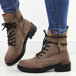 Khaki botki damskie zimowe Jezzi 4226. Brązowe botki damskie Jezzi, na jesień, bez wzorów, z jeansu, eleganckie, bez obcasa, bez zapięcia. Za 239.00 zł.