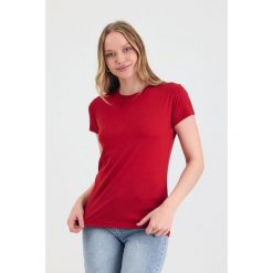 Koszulka turystyczna damska 100% Merino WOOLONA Pera. Czerwone koszulki sportowe damskie WOOLONA, bez wzorów, bez ramiączek. W wyprzedaży za 261.00 zł.