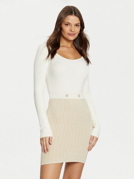 Guess Sukienka dzianinowa W5RK12 Z3KX0 Écru Bodycon Fit. Sukienki damskie Guess, l, z aplikacjami, z dzianiny, bez kołnierzyka, bez ramiączek, bodycon. Za 329.99 zł.