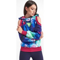 Bluza dresowa damska VERSACE JEANS COUTURE. Bluzy damskie Versace Jeans Couture, s, bez wzorów, z dresówki, bez ramiączek, bez kaptura. W wyprzedaży za 683.17 zł.