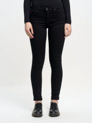 Jeansy damskie skinny czarne Adela 915. Czarne jeansy damskie BIG STAR, bez wzorów, z jeansu, retro, długie. Za 299.99 zł.