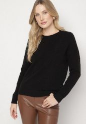 Czarny Sweter Ozdobiony Motywem Serc Unisae. Czarne swetry nierozpinane damskie Born2be, l, bez wzorów, z jeansu, bez kołnierzyka, bez ramiączek. Za 79.99 zł.