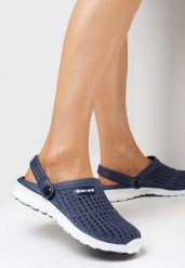 Granatowo-Białe Klapki Iphiope. Niebieskie klapki damskie Born2be, na lato, bez wzorów, z jeansu, klasyczne, bez obcasa, bez zapięcia. Za 29.99 zł.