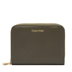 Portfel Calvin Klein. Zielone portfele damskie Calvin Klein. Za 289.99 zł.