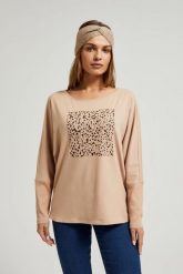 Bluza z nadrukiem i długimi rękawami beżowa. Brązowe bluzy damskie MOODO, l, bez wzorów, z bawełny, bez ramiączek, bez kaptura. W wyprzedaży za 34.98 zł.