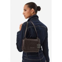 Torebka Armani Exchange. Brązowe listonoszki damskie Armani Exchange, bez wzorów, bez dodatków. Za 489.99 zł.