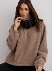 Damska bluza oddychająca z futerkową podszewką Polar Fleece Long Sleeve brązowa. Brązowe bluzy damskie Aim'n, l, z aplikacjami, z materiału, bez ramiączek, bez kaptura. Za 508.00 zł.
