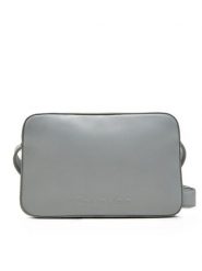 Calvin Klein Torebka Embossed Logo Camera Bag K60K612555 Szary. Szare listonoszki damskie Calvin Klein, bez wzorów, z materiału, bez dodatków. Za 259.99 zł.