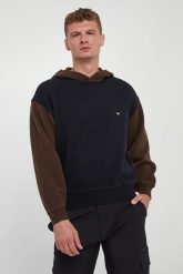 Sweter męski z wełny EMPORIO ARMANI. Swetry męskie Emporio Armani, m, bez wzorów, z wełny, bez kołnierzyka, bez ramiączek. Za 1,449.00 zł.