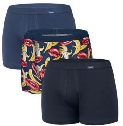 Bokserki majtki męskie AUTHENTIC 3-pack 946/01 M. Bokserki męskie Cornette, bez wzorów. Za 163.13 zł.