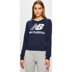 New Balance - Bluza. Niebieskie bluzy damskie New Balance, m, bez wzorów, z bawełny, bez ramiączek, bez kaptura. W wyprzedaży za 149.90 zł.