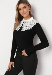 Czarny Sweter z Ażurowym Kołnierzem Ravanto. Czarne swetry nierozpinane damskie Born2be, s, z aplikacjami, z koronki, bez kołnierzyka, bez ramiączek. Za 59.99 zł.