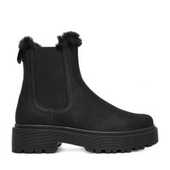 Sztyblety Lasocki. Czarne botki damskie Lasocki, bez wzorów, bez obcasa, na płaskiej podeszwie, bez zapięcia. Za 259.99 zł.