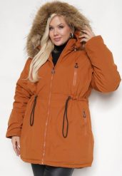Brązowa Kurtka Parka Ocieplana z Troczkami i Odpinanym Kapturem Innorina. Brązowe kurtki damskie Born2be, xl, bez wzorów, z jeansu. Za 309.99 zł.