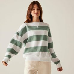 Bluza turystyczna damska Aka. Szare bluzy damskie Regatta, bez wzorów, z tkaniny, klasyczne, bez ramiączek, bez kaptura. W wyprzedaży za 210.50 zł.