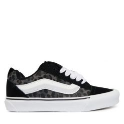 Tenisówki Vans. Czarne trampki i tenisówki damskie Vans, bez wzorów, bez zapięcia. Za 429.99 zł.