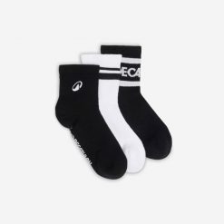 Skarpety krótkie Ankle 3 sztuki. Białe skarpetki damskie Decathlon, bez wzorów, z bawełny. Za 39.99 zł.